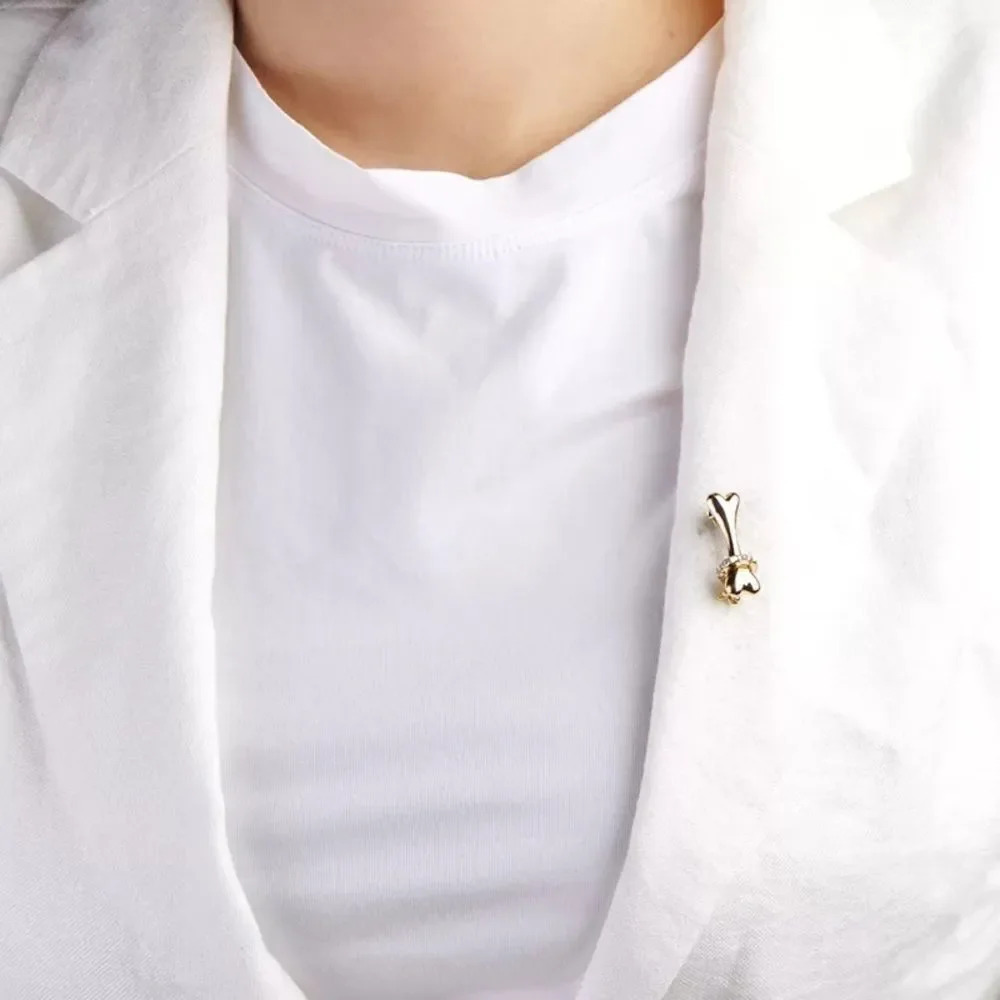 VQ Bone Brooch - Picture 2 of 3